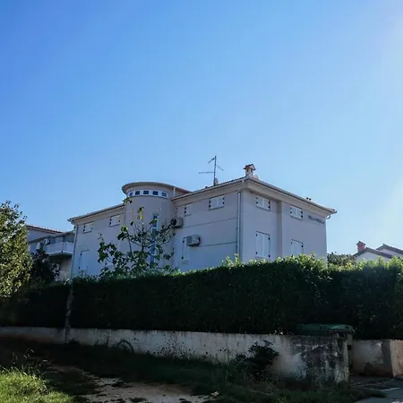 Apartment Vlado *